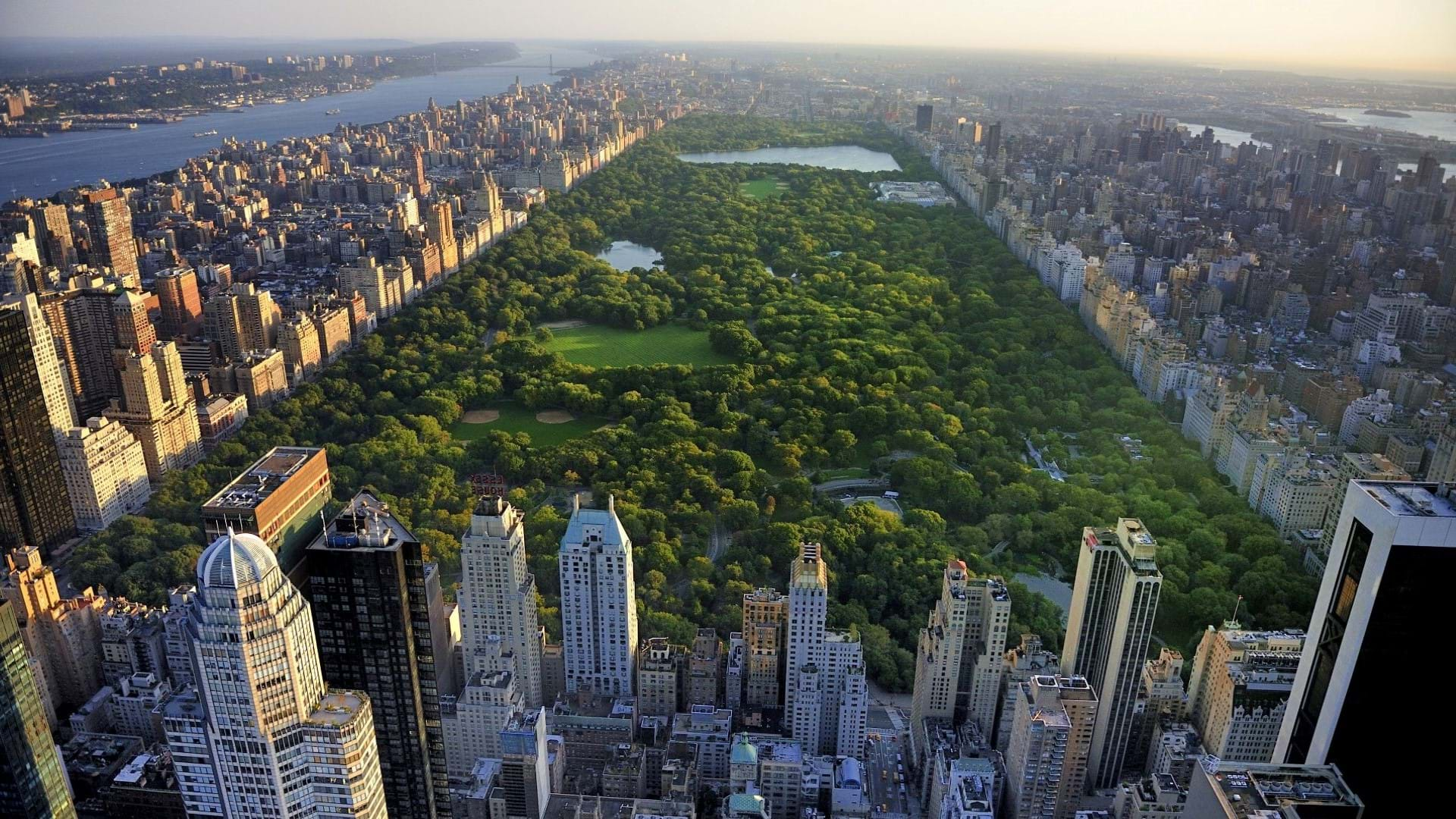 Central Park je najveći park u Sjedinjenim Državama, poseta parku prilikom putovanja u New York je obavezna.